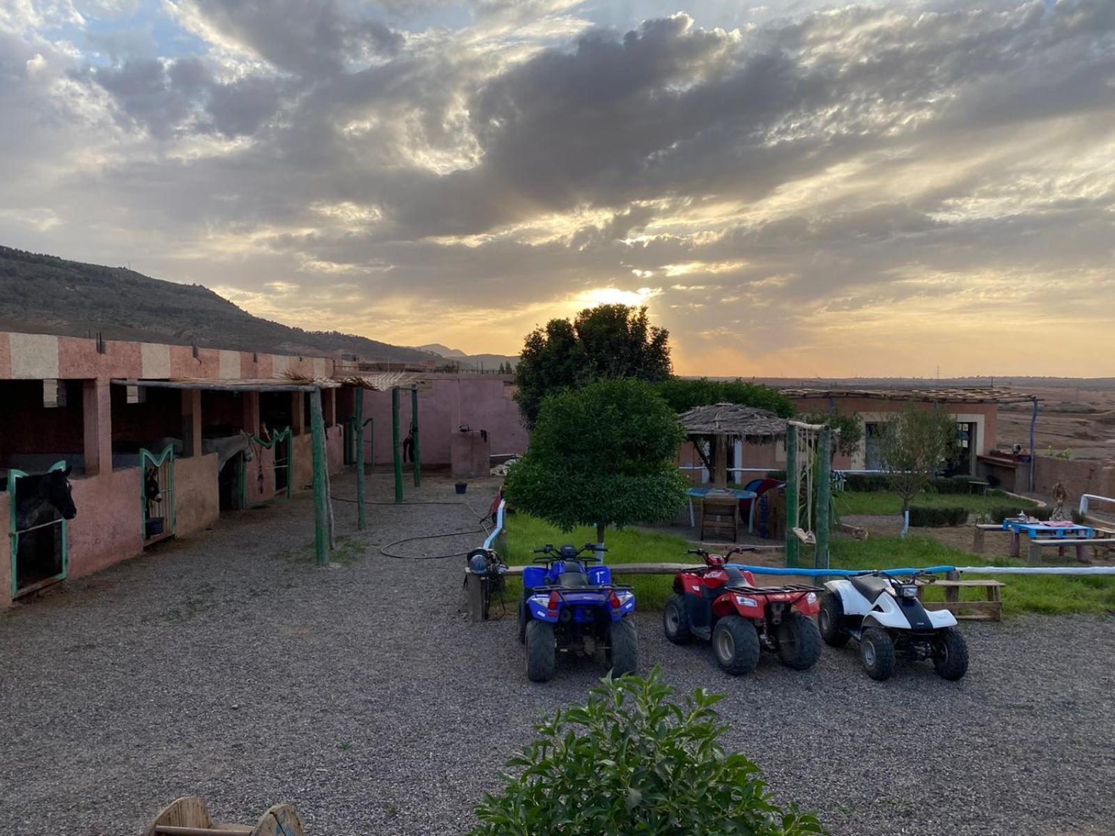 Les Cavaliers Chez Yassine Villa Маракеш Екстериор снимка
